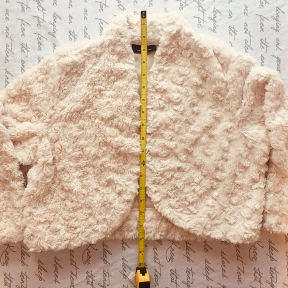 100% Polyester Light Cream Colour/Off White Faux Fur Shorty Jacket - Picture 2 of 7